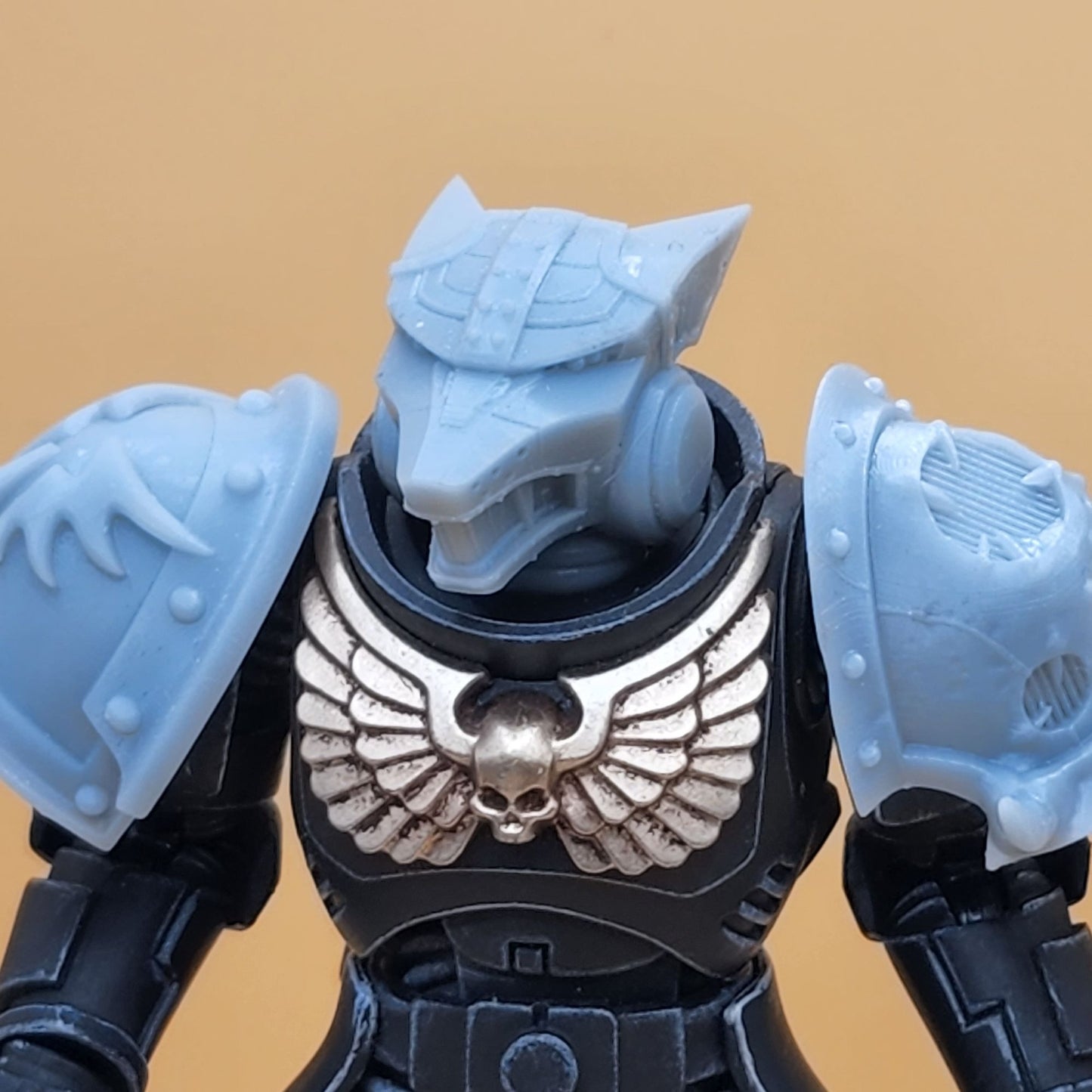 JT-H13 Wolf Helmet Custom Compatible W JoyToy 40k Space Marines